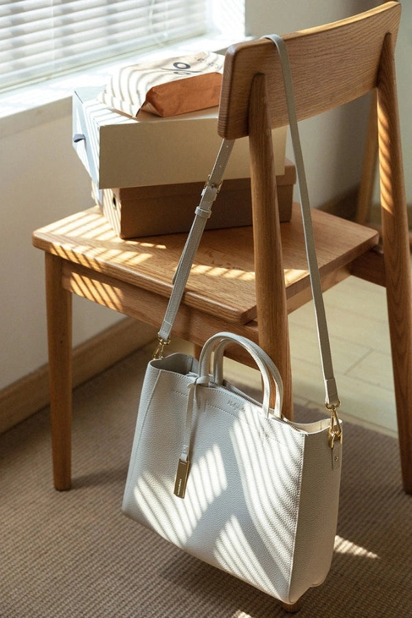 Elegantly Styled Bag for Everyday Wear