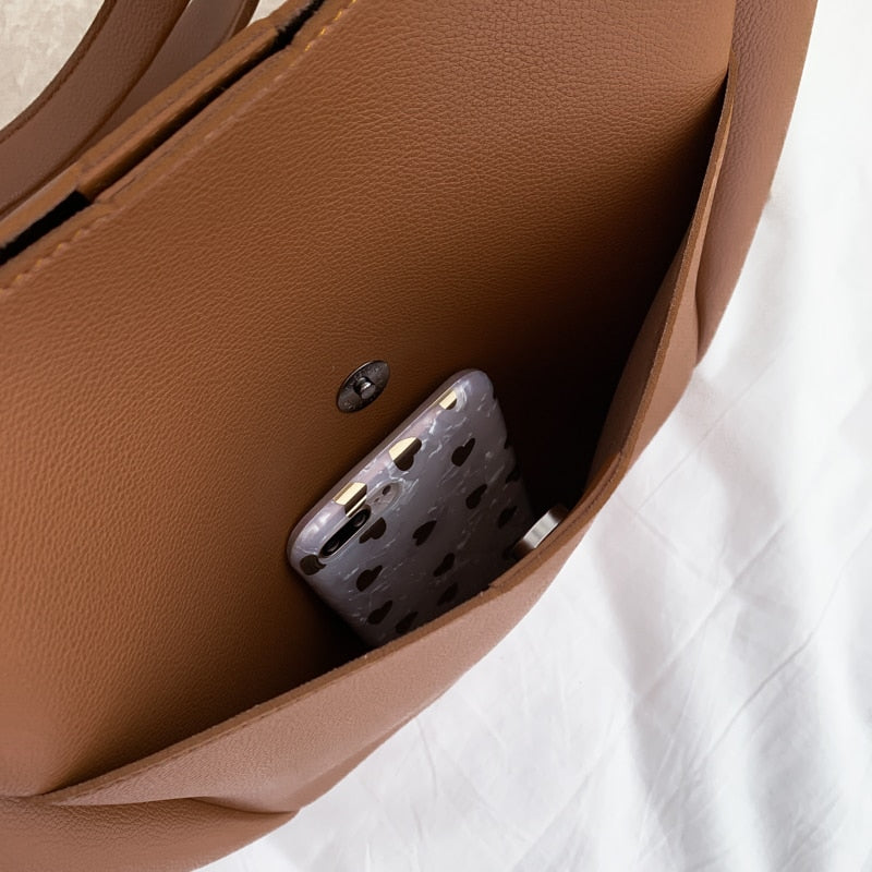 Beautifully Finished Bag in a Timeless Design