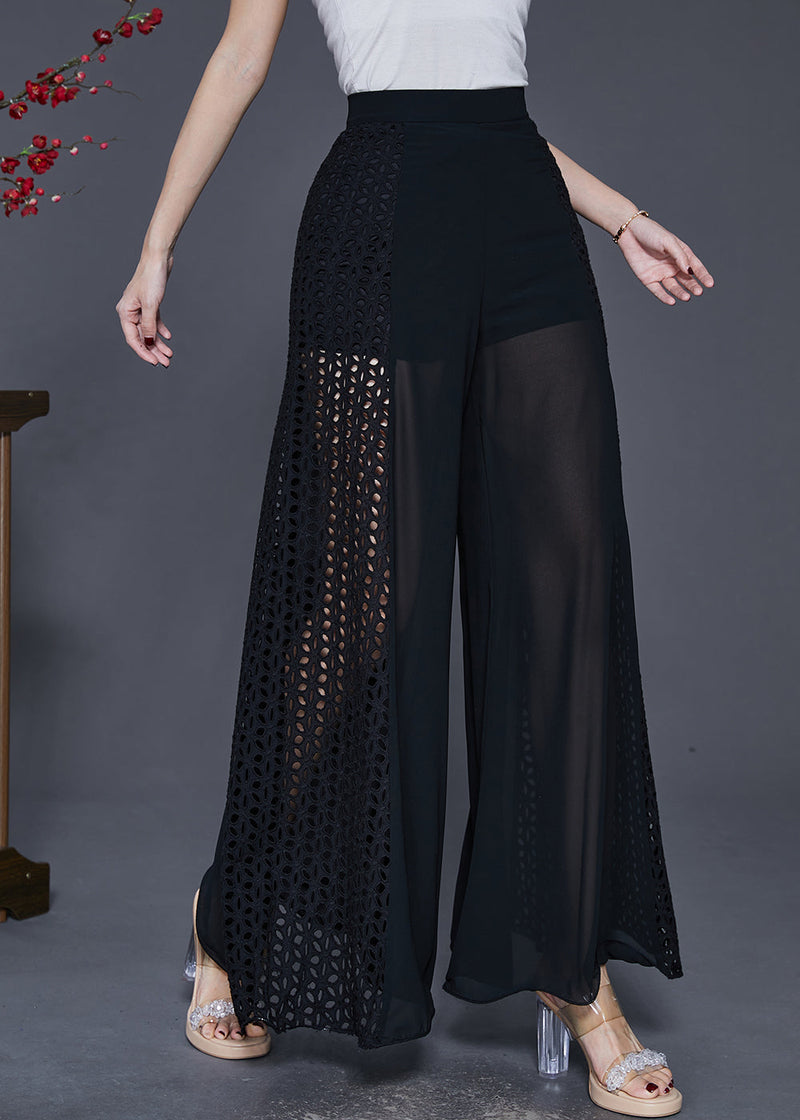 Effortlessly Elegant Pants with a Timeless Design