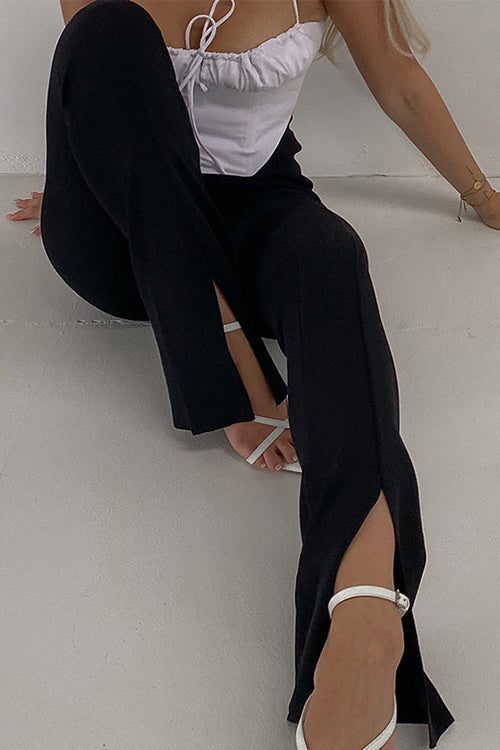 Effortlessly Elegant Pants with a Timeless Design
