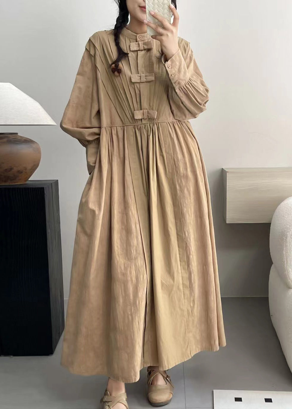 Effortlessly Elegant Dress with a Timeless Design