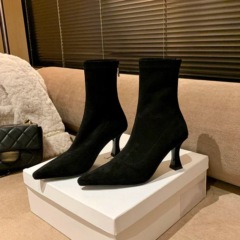 Polished Boots with an Effortless Classic Look