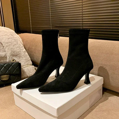 Polished Boots with an Effortless Classic Look