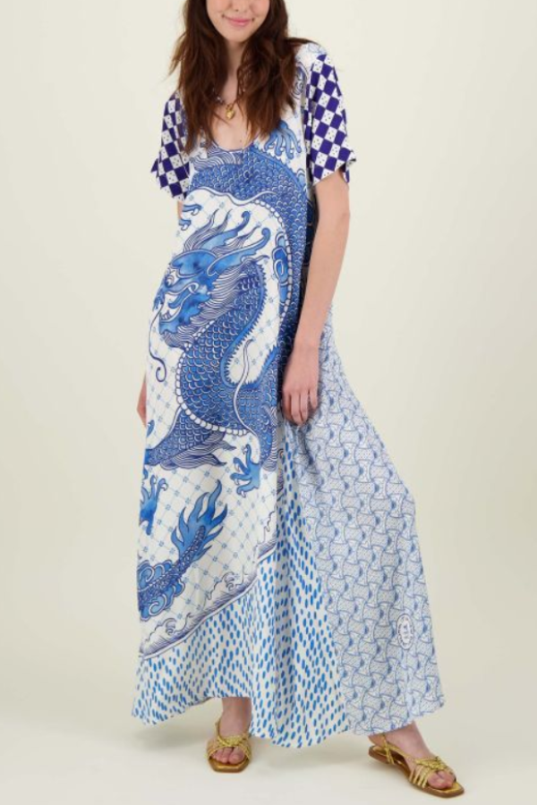 Well Tailored Dress with a Graceful Silhouette