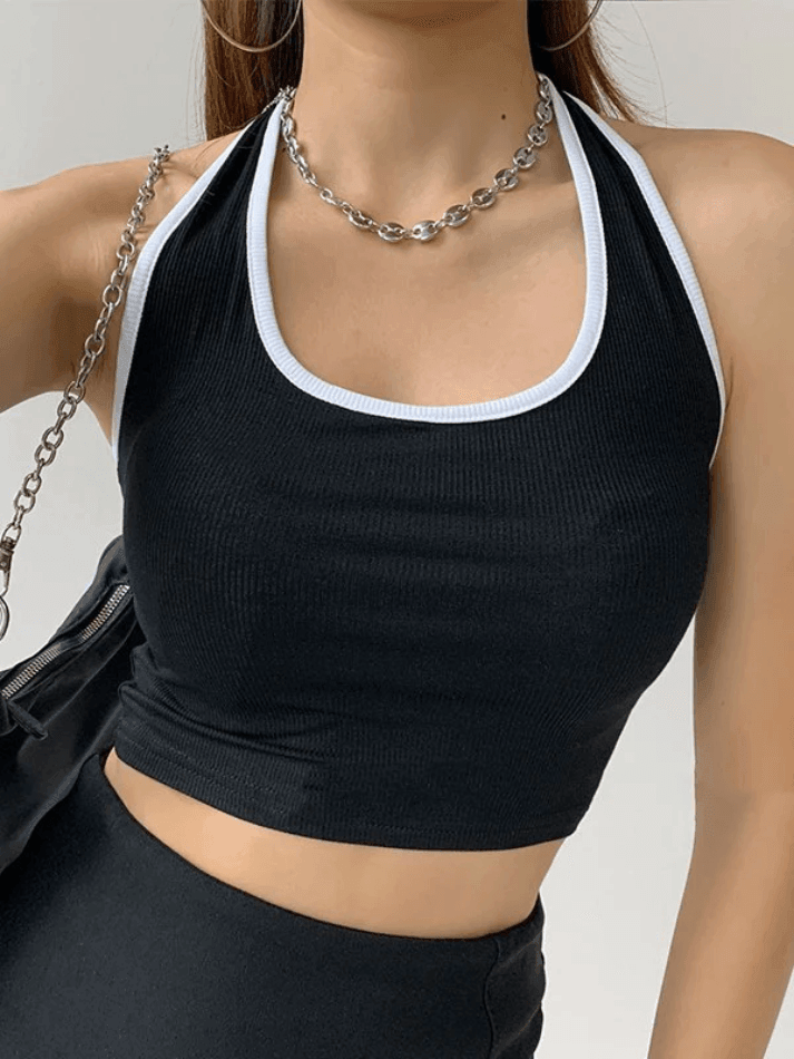 Well Tailored Top with a Graceful Silhouette