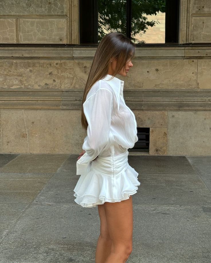 Well Tailored Dress with a Graceful Silhouette