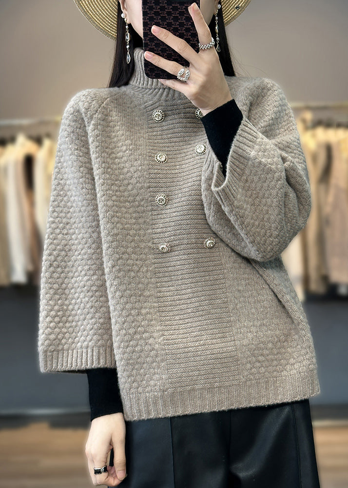 Effortlessly Elegant Sweater with a Timeless Design