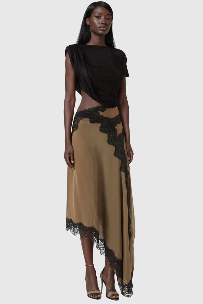 Well Tailored Garment with a Graceful Silhouette