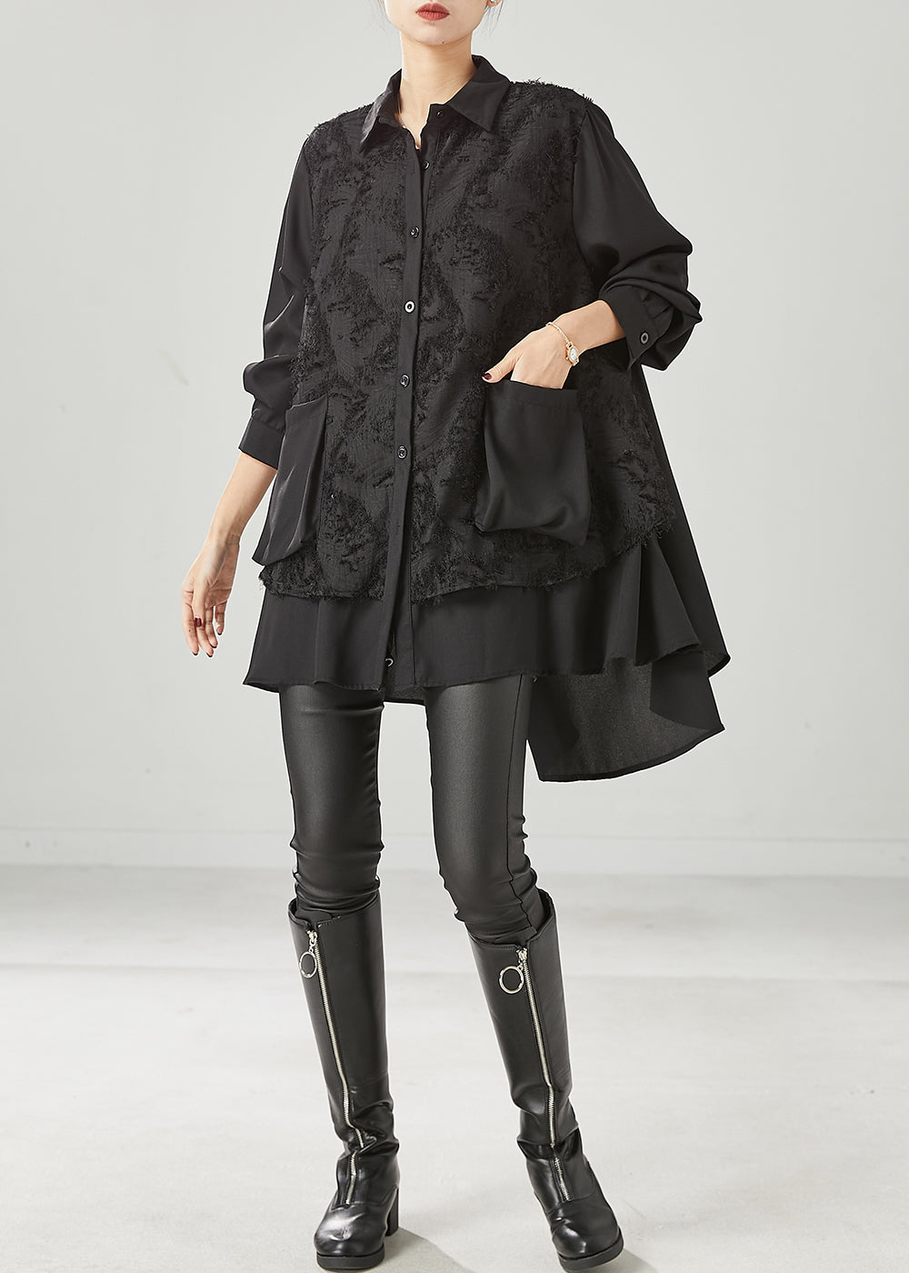 Beautifully Finished Dress in a Timeless Design
