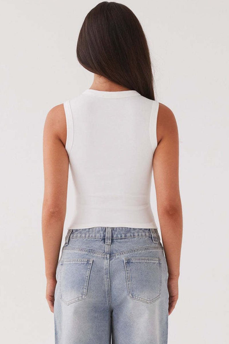 Effortlessly Elegant Top with a Timeless Design