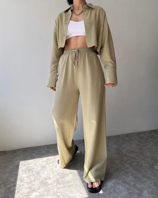 Polished Trousers with an Effortless Classic Look