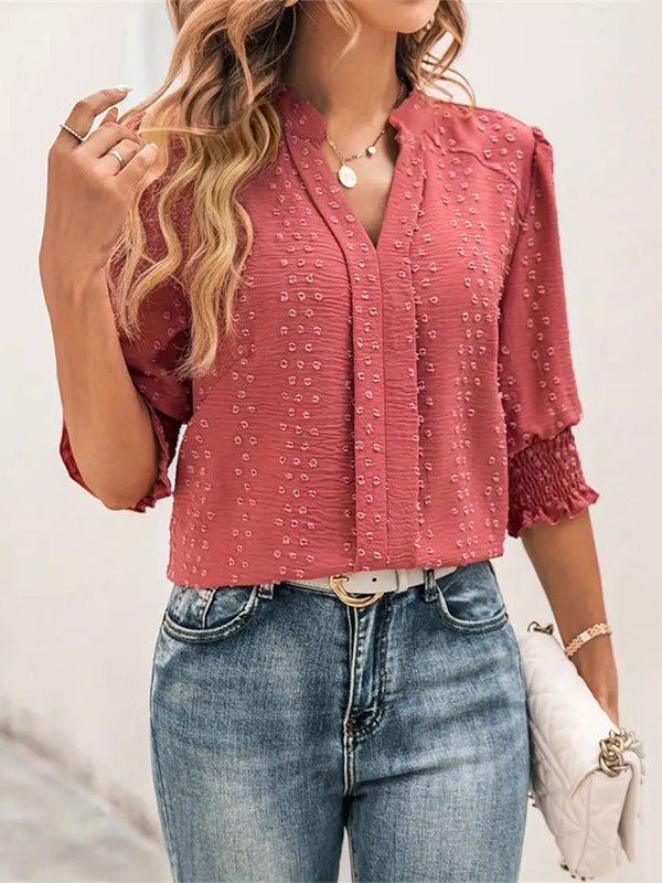 Effortlessly Elegant T-Shirt with a Timeless Design