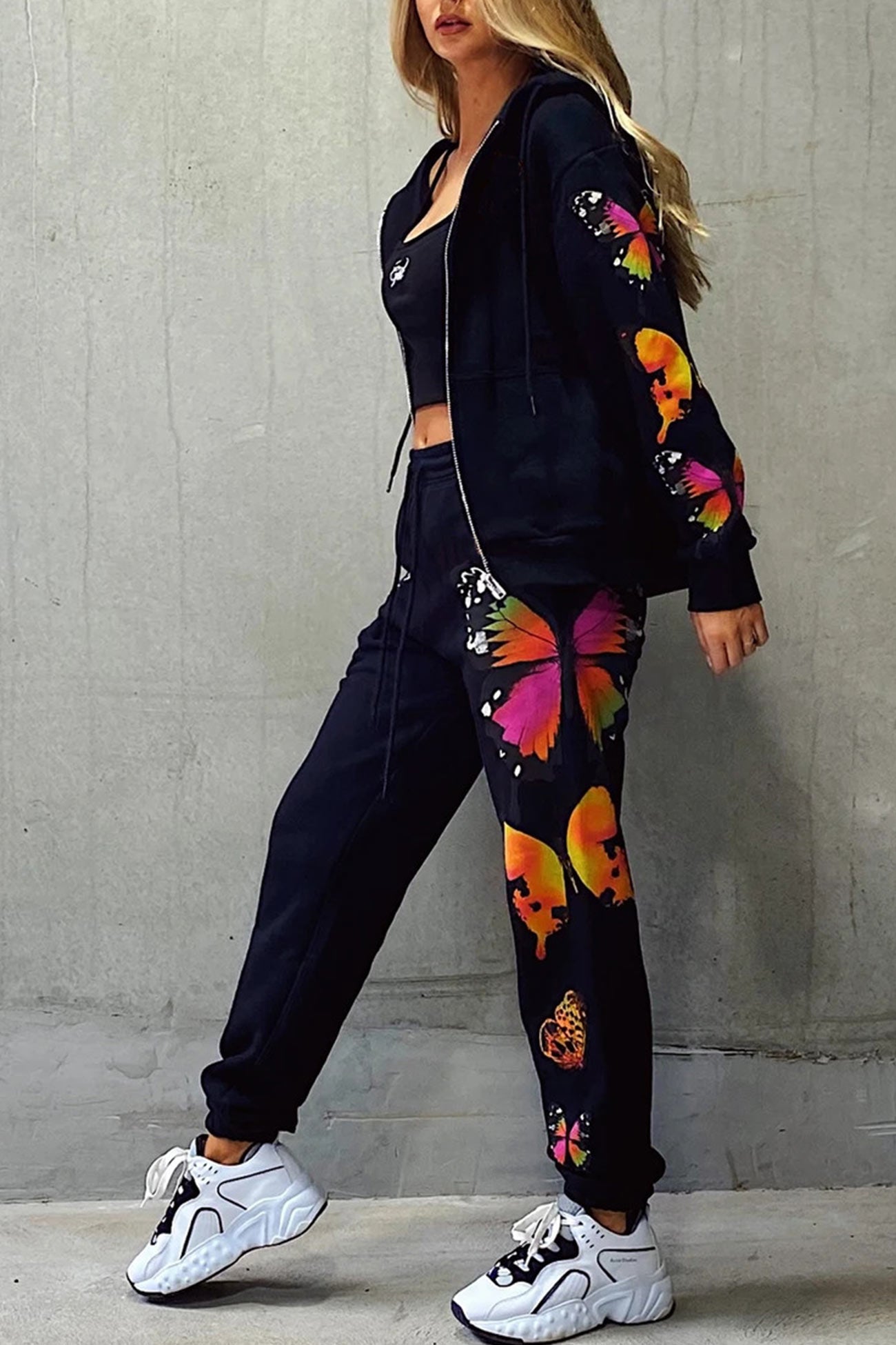 Well Tailored Pants with a Graceful Silhouette