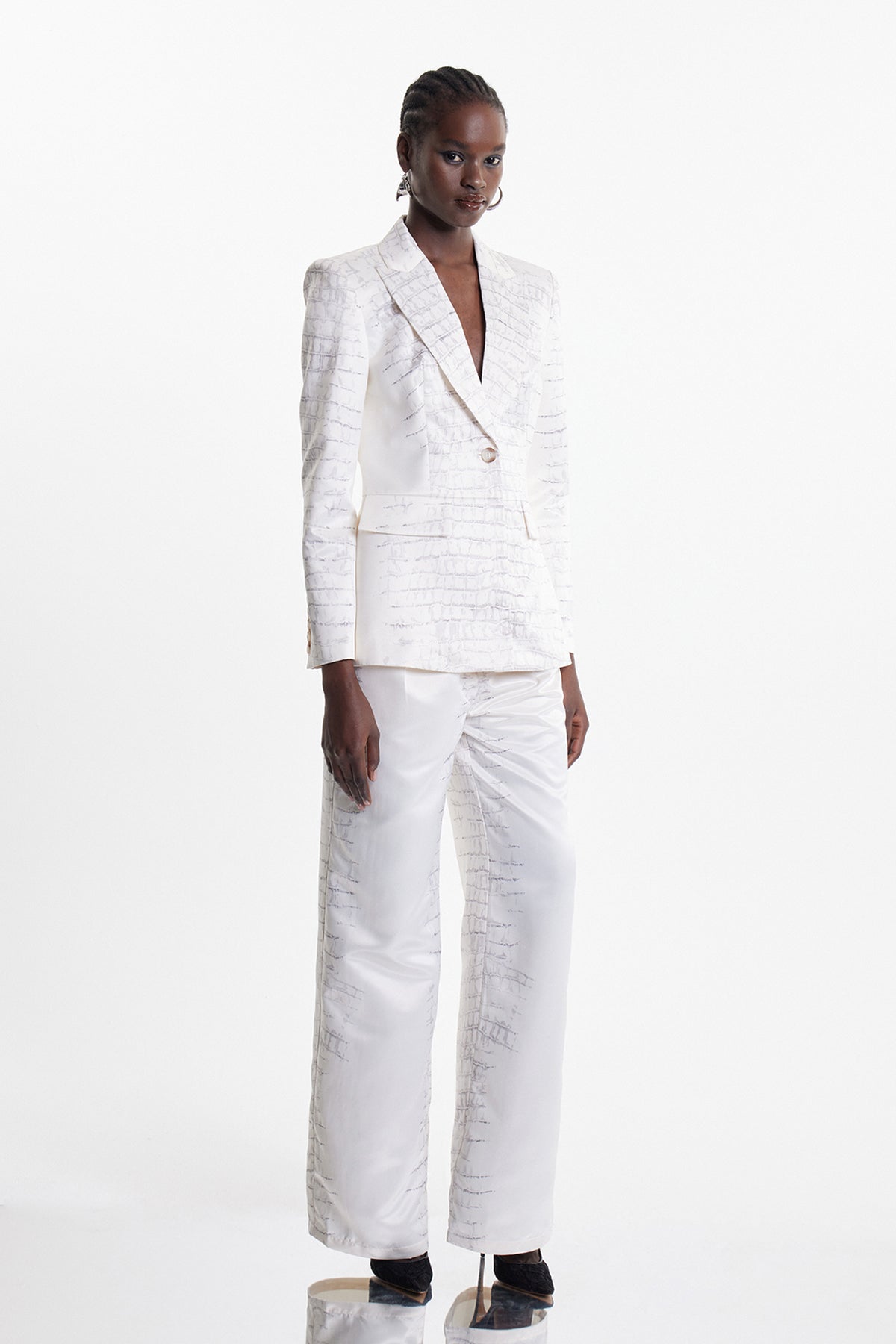 Elegantly Styled Pants for Everyday Wear