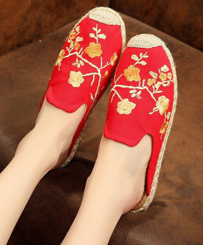 Well Tailored Shoes with a Graceful Silhouette