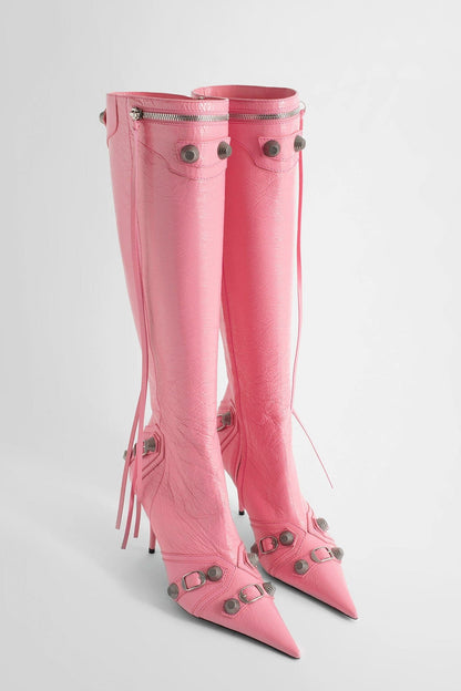 Well Tailored Boots with a Graceful Silhouette