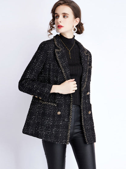 Effortlessly Elegant Jacket with a Timeless Design