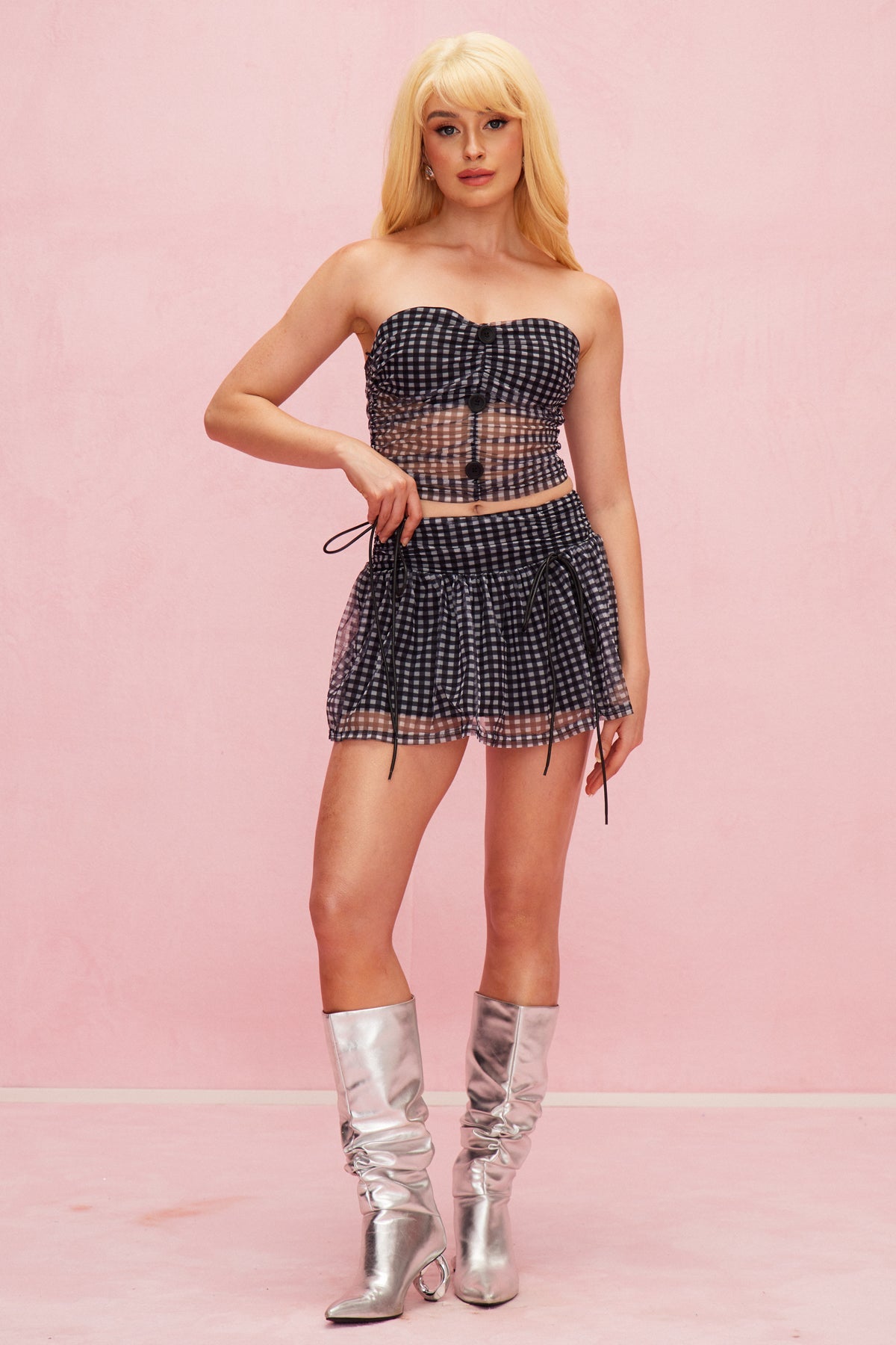 Effortlessly Elegant Garment with a Timeless Design