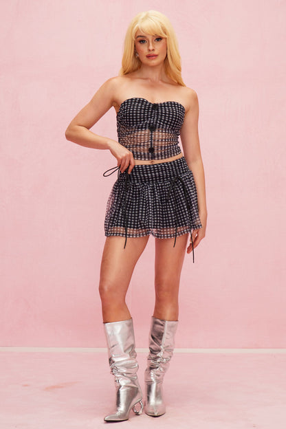 Effortlessly Elegant Garment with a Timeless Design