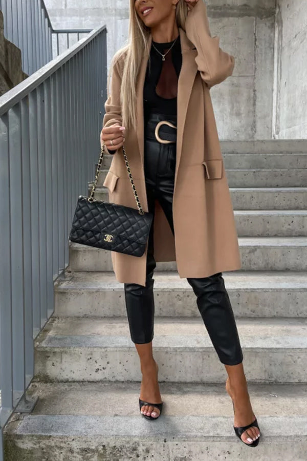 Effortlessly Elegant Coat with a Timeless Design