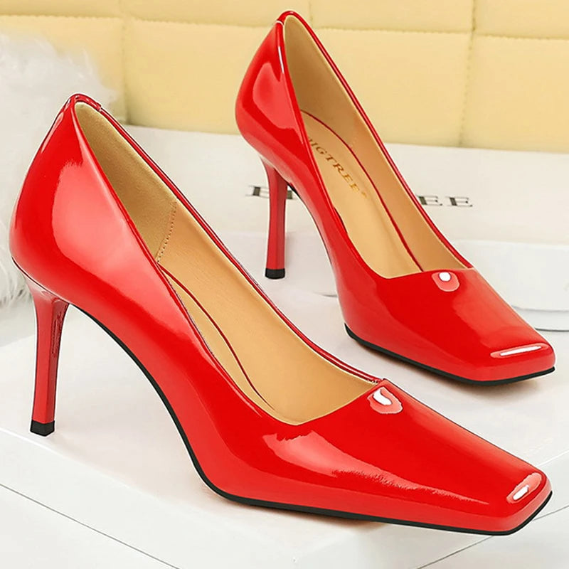 Classic Vintage Heels with a Flattering Fit