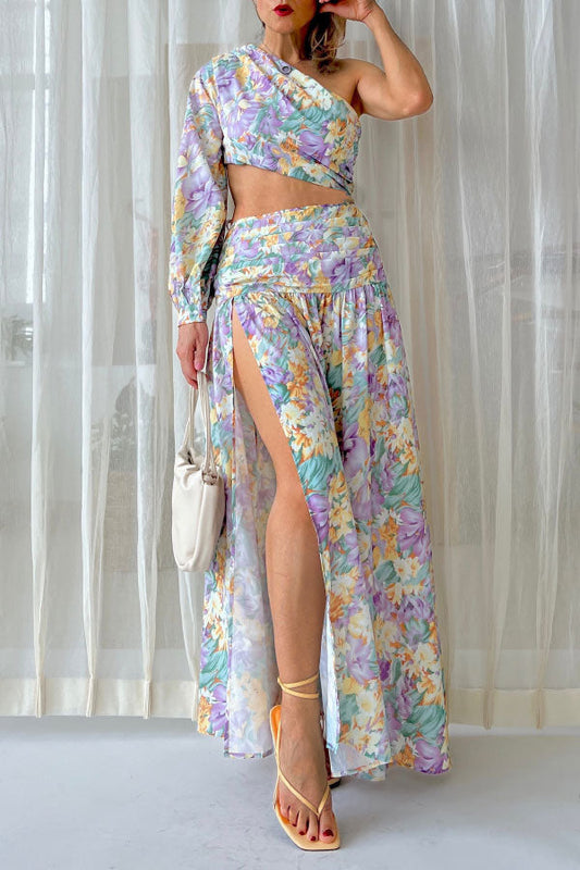 Effortlessly Elegant Garment with a Timeless Design