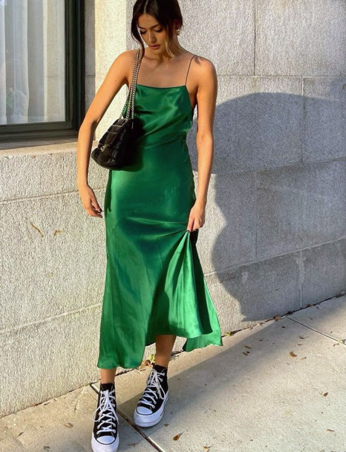 Well Tailored Dress with a Graceful Silhouette
