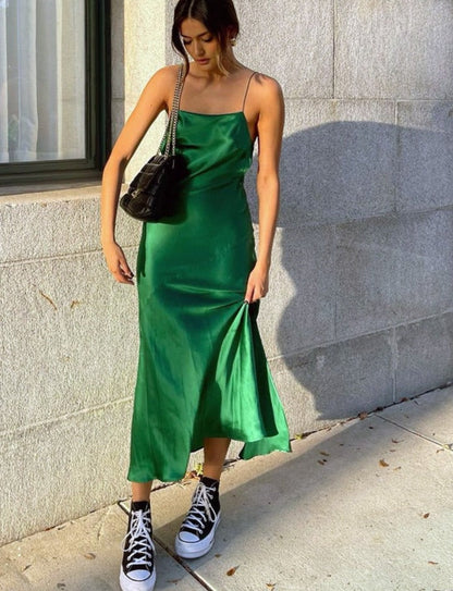 Well Tailored Dress with a Graceful Silhouette
