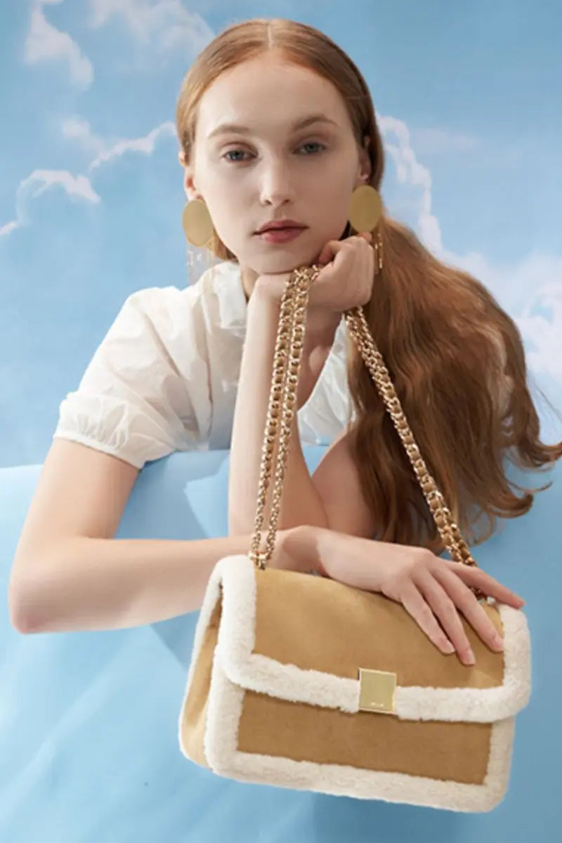 Sophisticated Bag with a Clean Classic Look