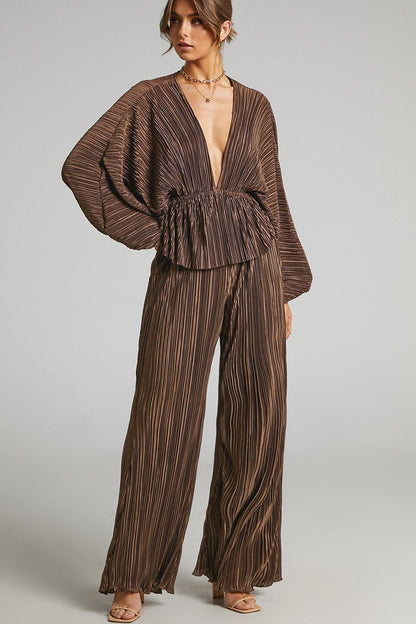 Well Tailored Garment with a Graceful Silhouette