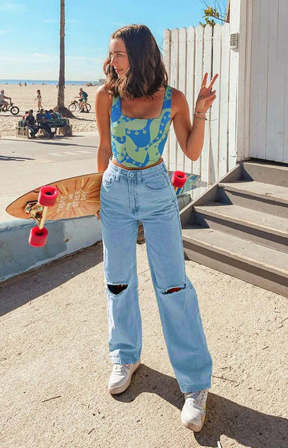 Effortlessly Elegant Trousers with a Timeless Design
