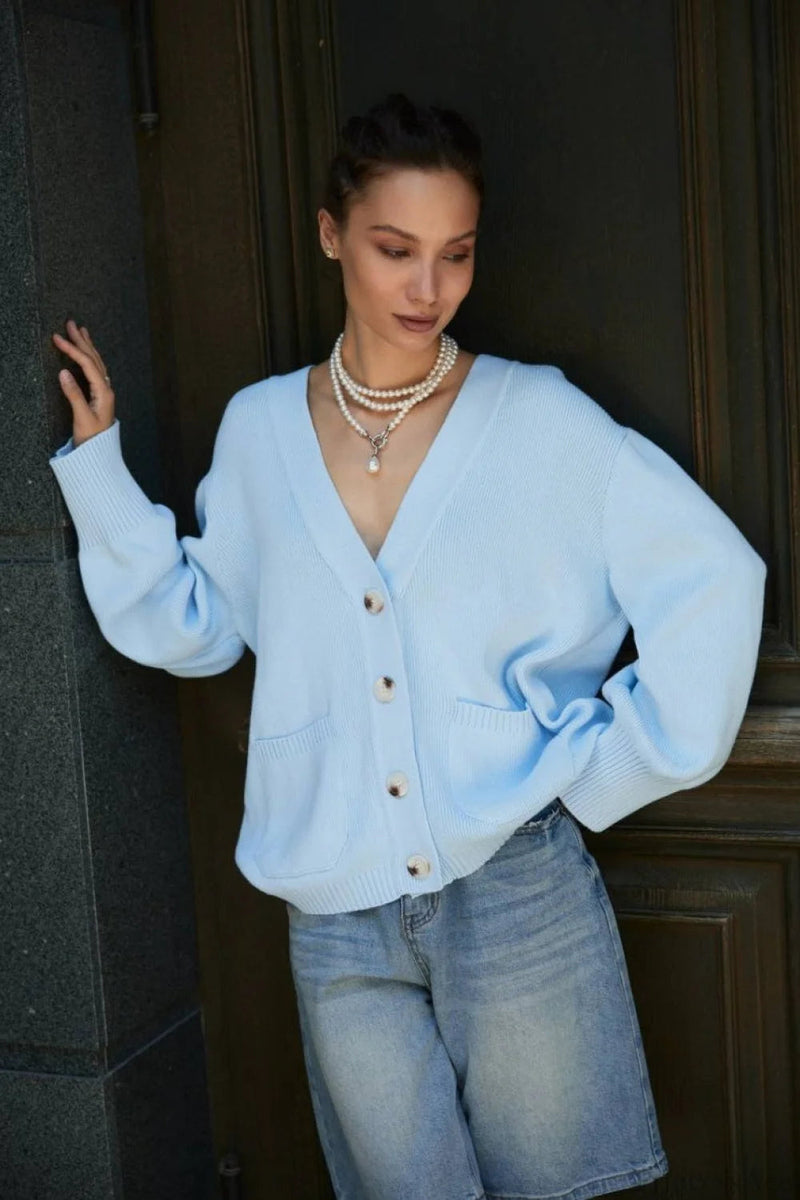 Well Tailored Sweater with a Graceful Silhouette