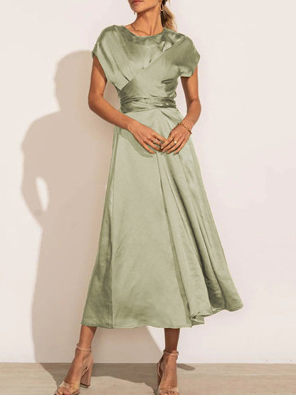 Effortlessly Elegant Dress with a Timeless Design