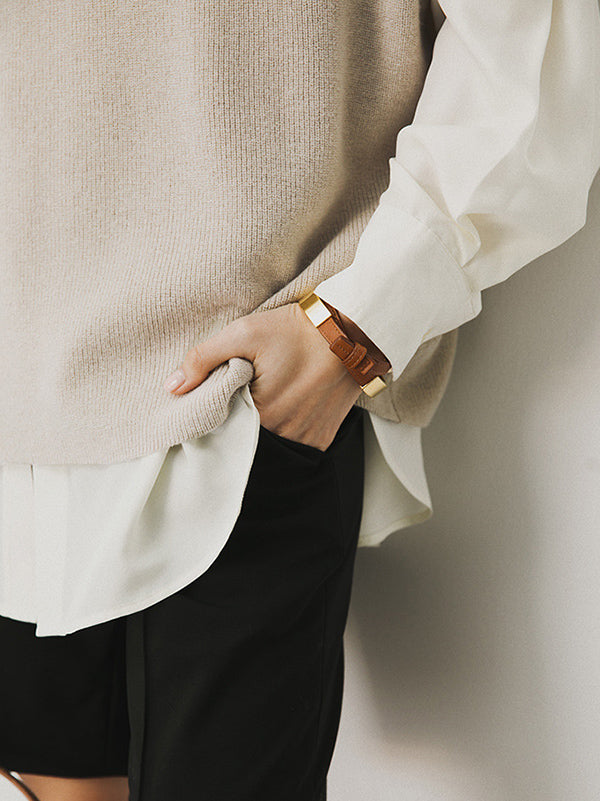 Well Tailored Top with a Graceful Silhouette