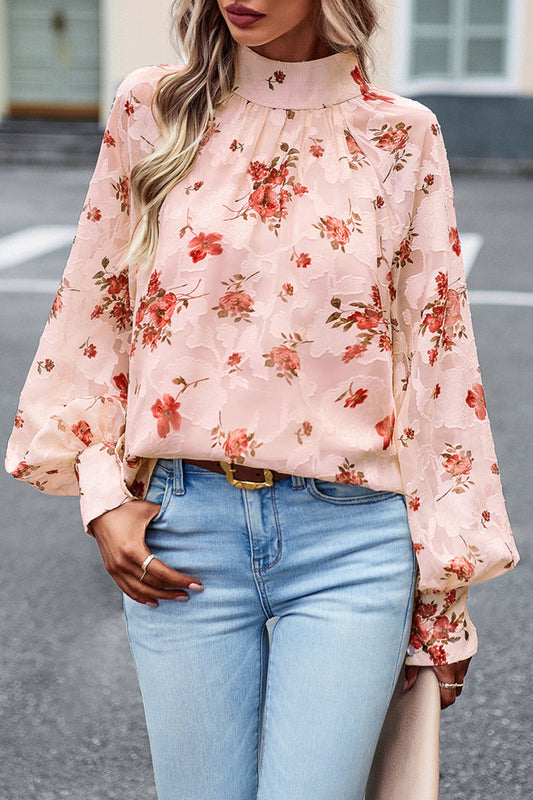 Well Tailored Top with a Graceful Silhouette