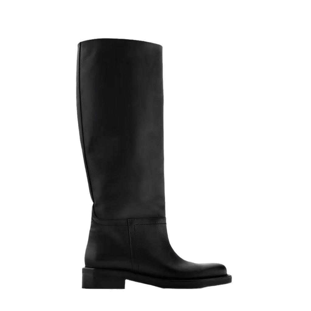 Polished Boots with an Effortless Classic Look