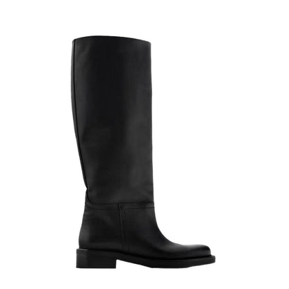 Polished Boots with an Effortless Classic Look