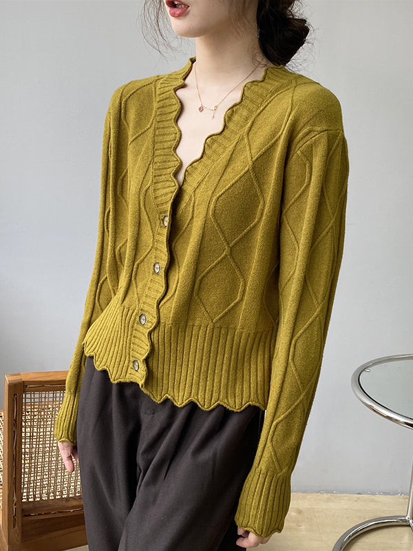 Well Tailored Cardigan with a Graceful Silhouette