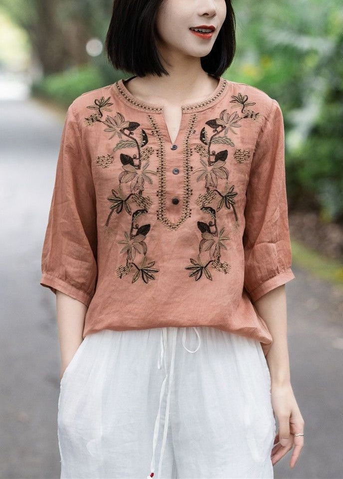 Well Tailored Top with a Graceful Silhouette