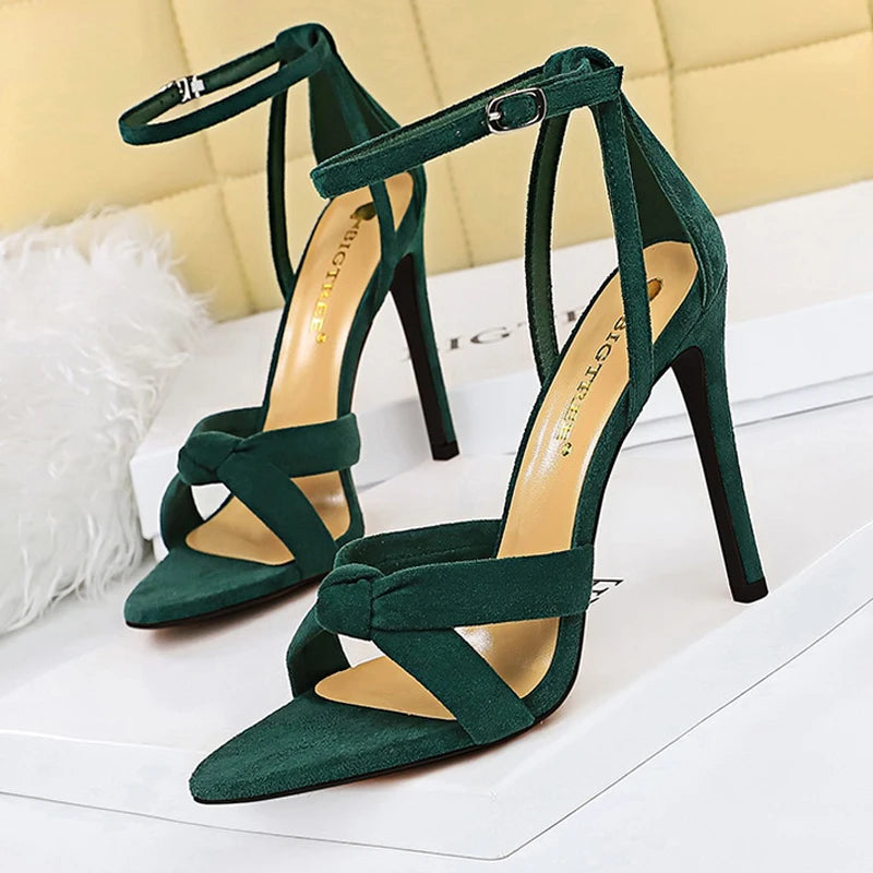Classic Vintage & Enduringly Stylish Sandals