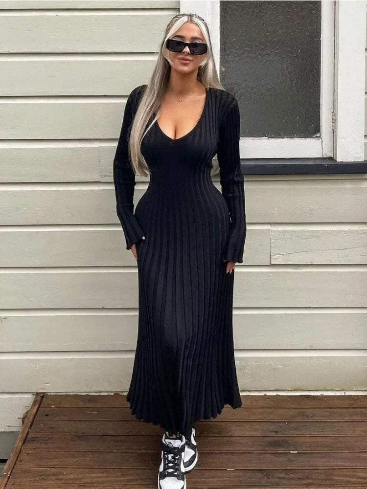 Effortlessly Elegant Dress with a Timeless Design