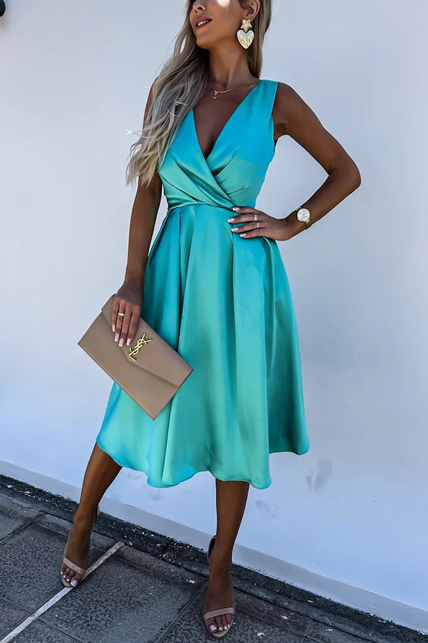 Sophisticated Dress with a Clean Classic Look