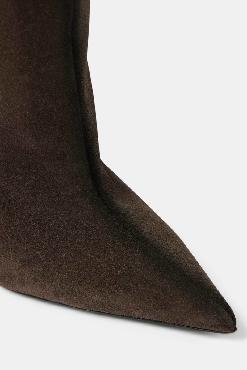 Elegantly Styled Boots for Everyday Wear