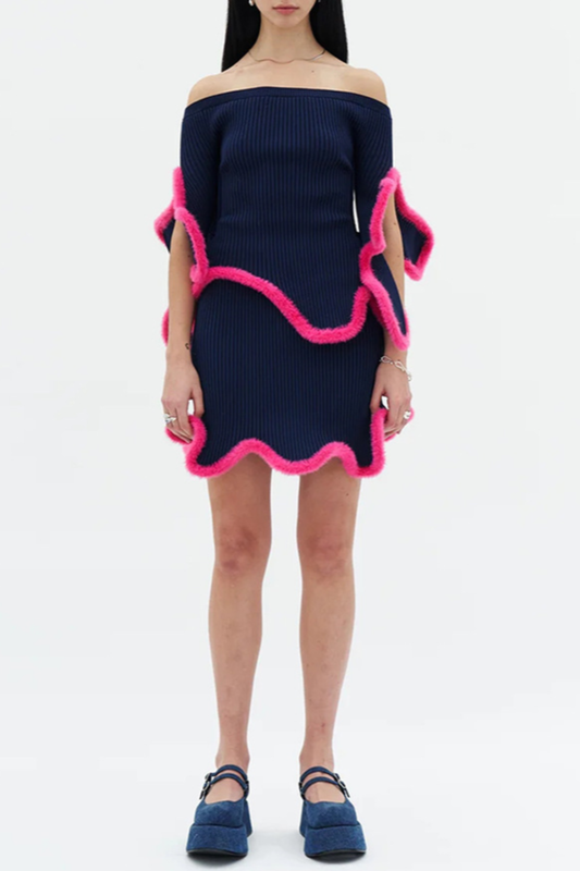 Beautifully Finished Top in a Timeless Design