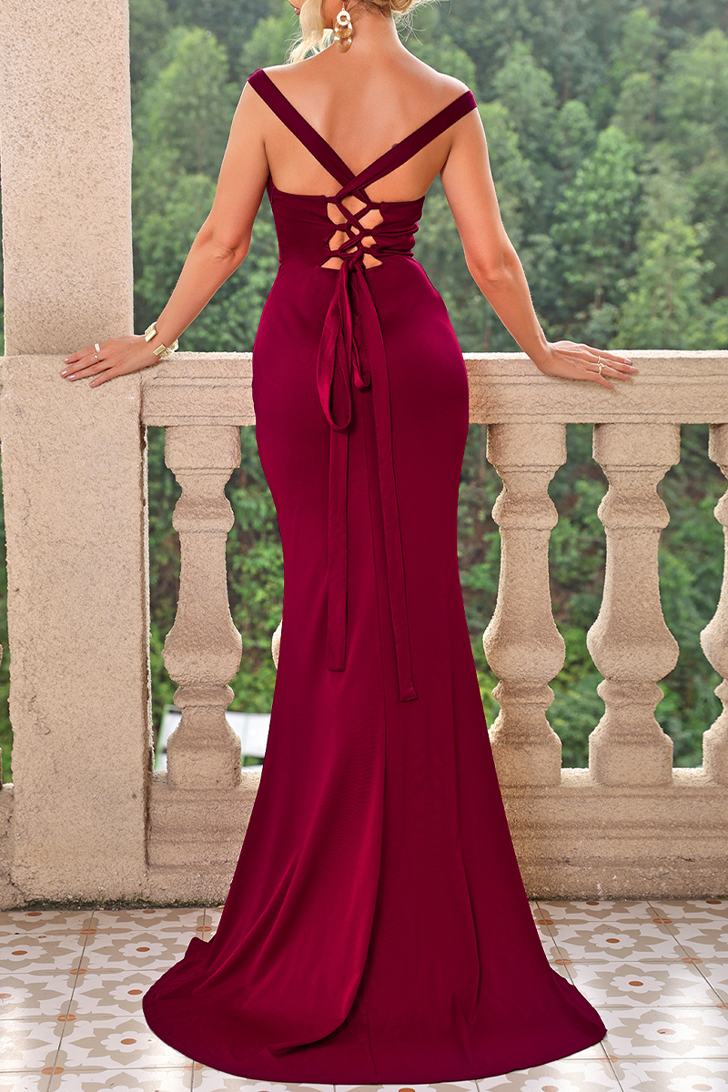 Beautifully Finished Dress in a Timeless Design