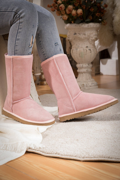 Well Tailored Boots with a Graceful Silhouette