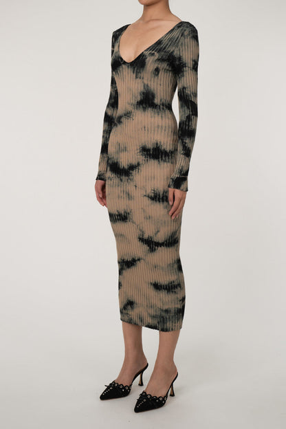 Effortlessly Elegant Sweater with a Timeless Design