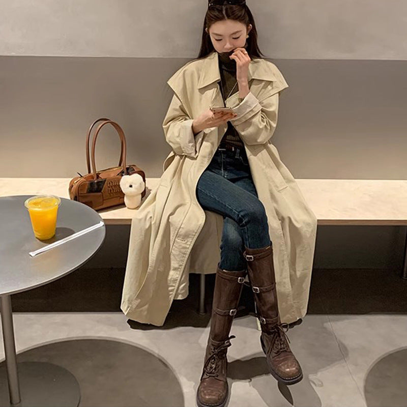 Effortlessly Elegant Boots with a Timeless Design