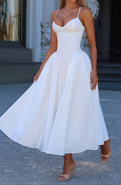 Classic Vintage Dress with a Flattering Fit