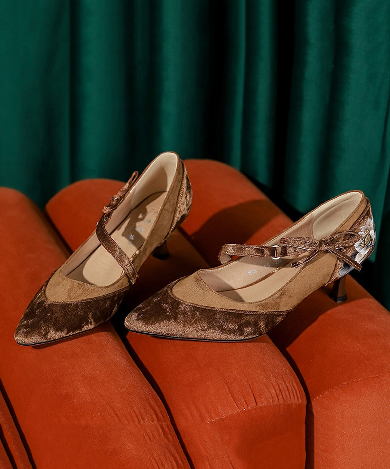 Well Tailored Heels with a Graceful Silhouette